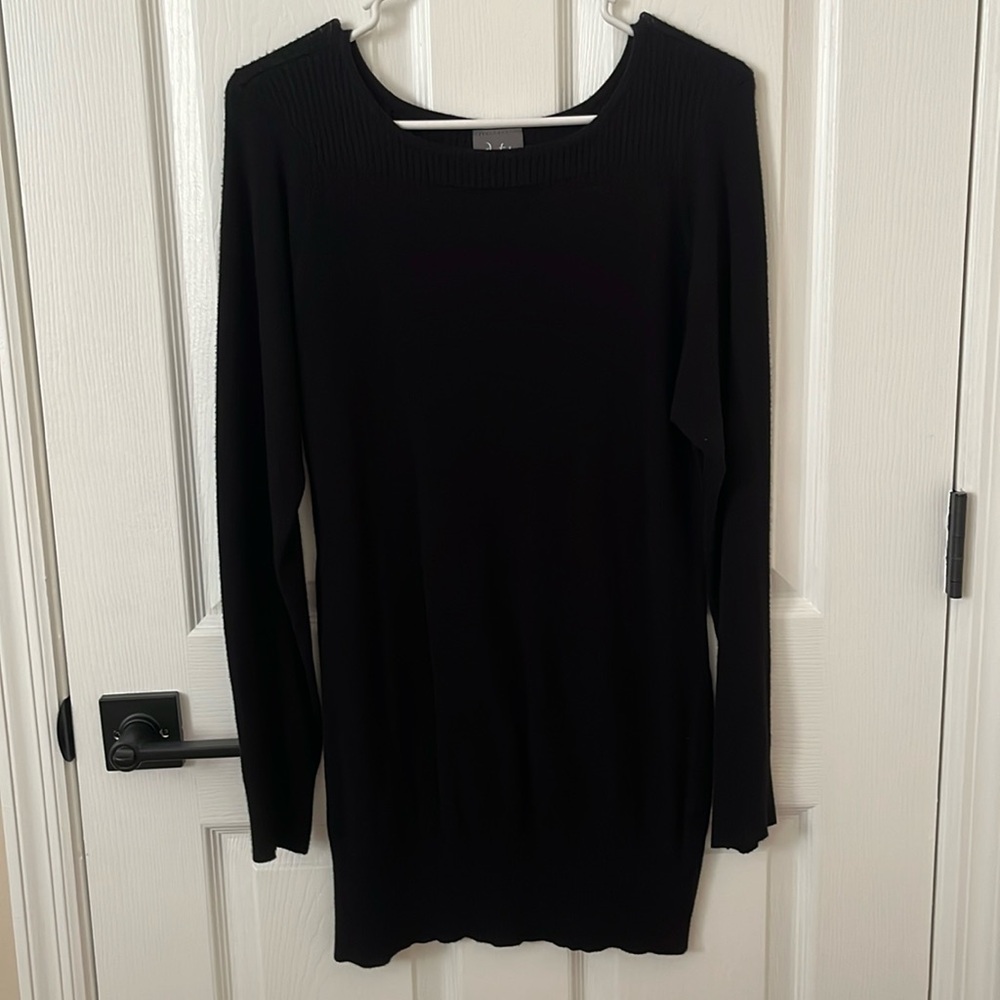Women's lightweight & soft black tunic sweater - Size L